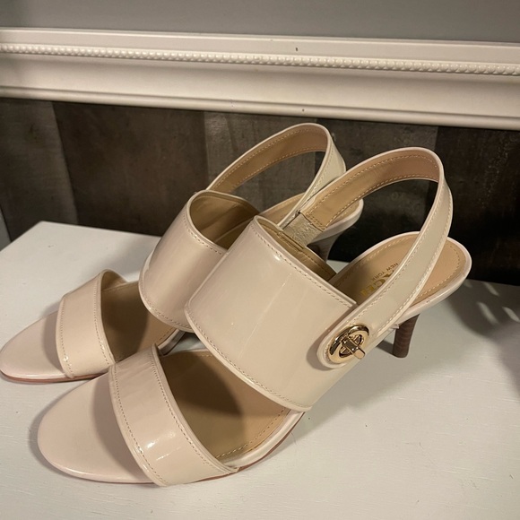 Coach 👡 women’s size 8.5B - Picture 3 of 12